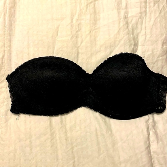 Strapless Laced Bra - Picture 1 of 3